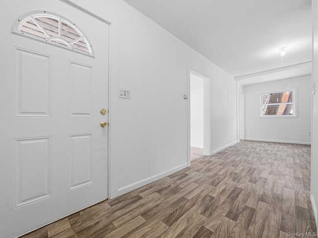 Photo - 19 E Castle Ave