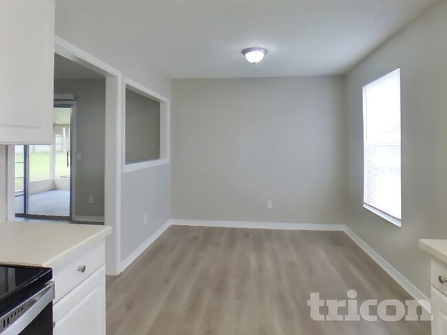 Photo - 2388 Kirkwall St