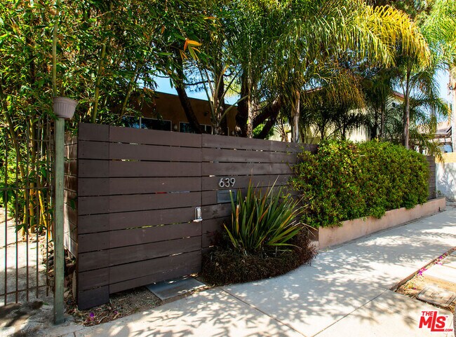 Photo - 639 Vernon Ave