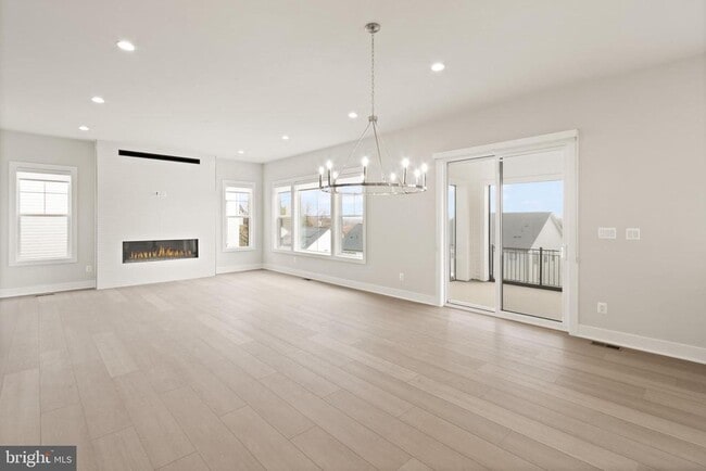 Building Photo - 857 N Manchester St