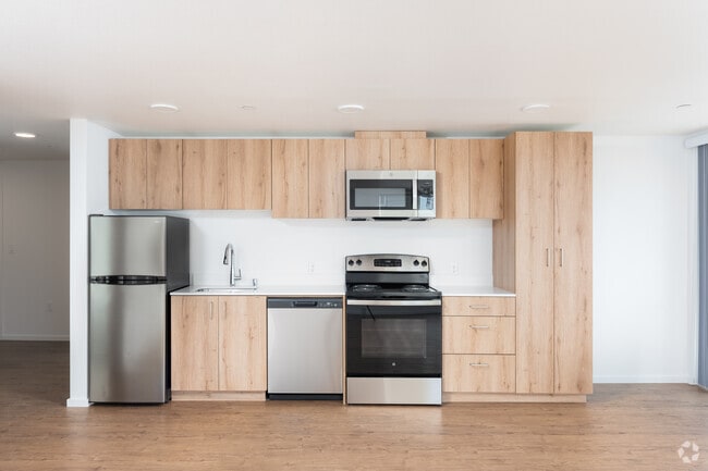 2BD, 1BA - 476-920SF
