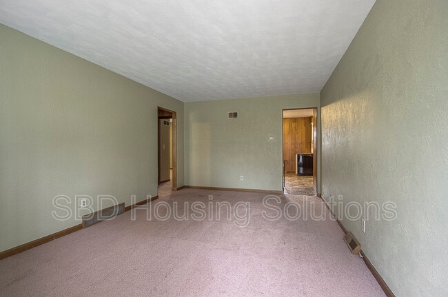 Photo - 9519 E 18 St S