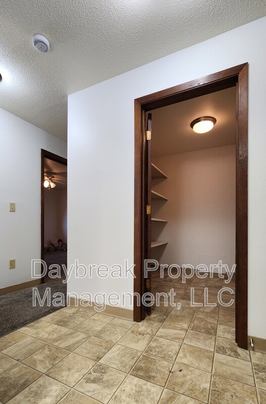 Photo - 507 11th St S