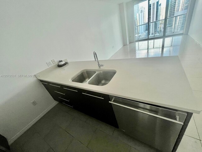 Photo - 55 SE 6th St Unidad 3706