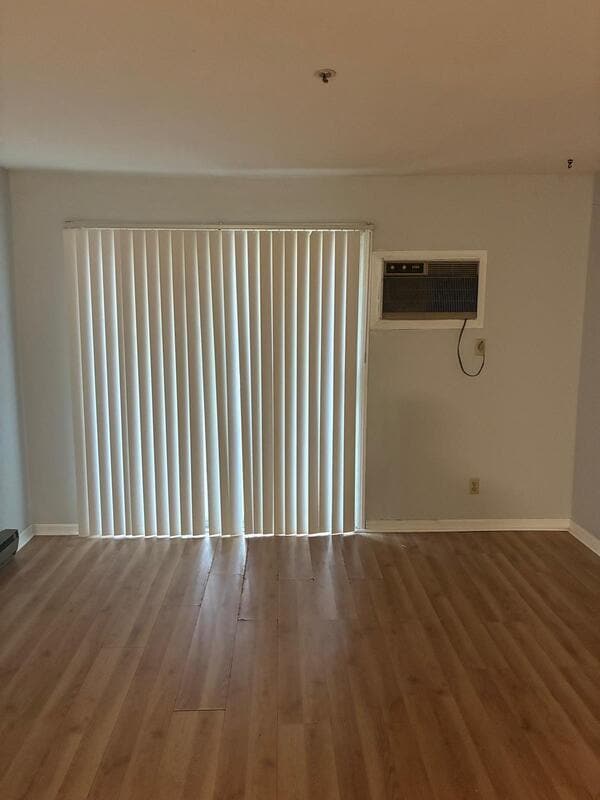 Building Photo - 3050 Jacqueline Dr Unit 8 - 8