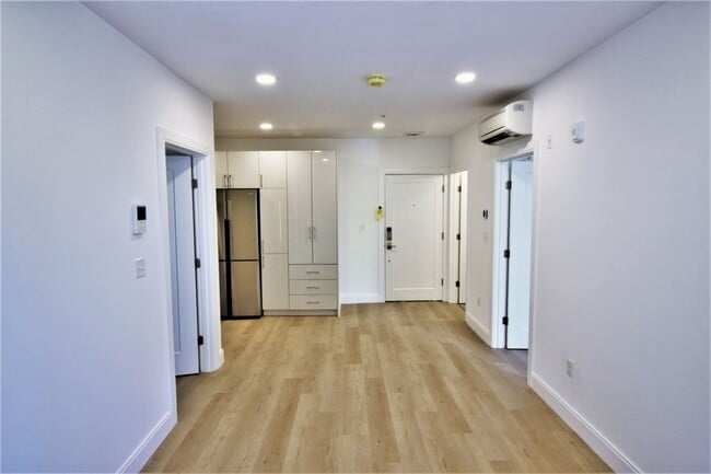 Photo - GREAT 2 BEDROOM IN THE SOUTH END!!!!