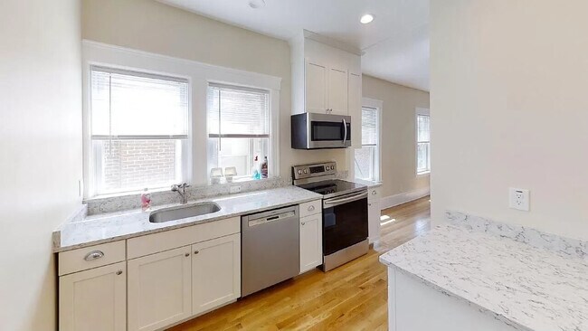 Building Photo - 303 Tappan St Unit 3 Rental