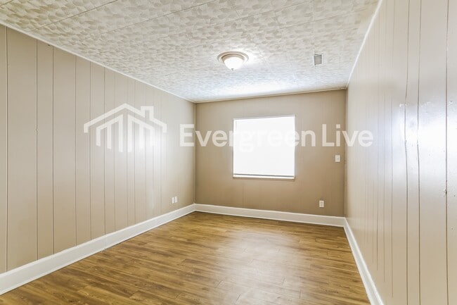 Photo - 2950 Langfield Dr