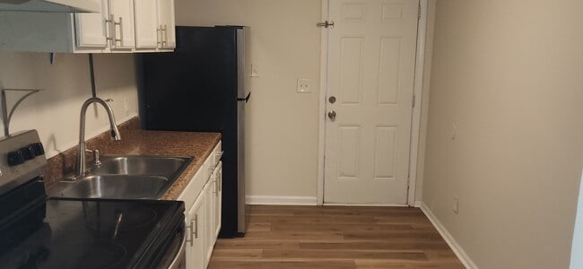 Photo - 202 Selwyn Alley