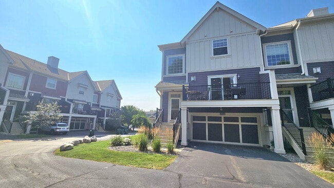 Photo - "Spacious 4-Bedroom Townhouse Retreat in Apple Valley - Modern Living with Ample Space!"