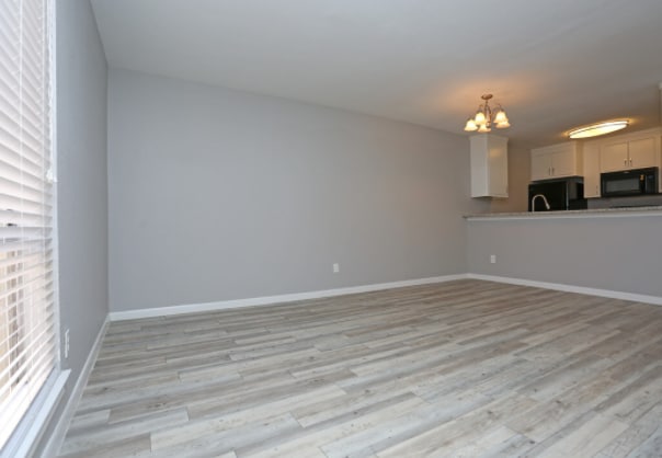 Photo - 311 Gladstell St