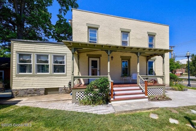 Photo - 246 Church St