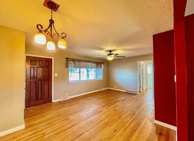 Photo - 377 Bannock St