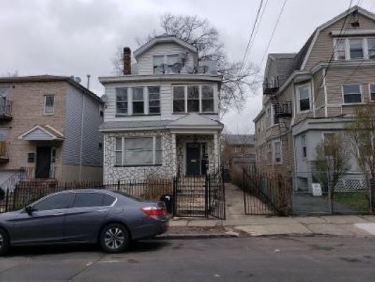 Building Photo - 69 Mapes Ave Unit 3