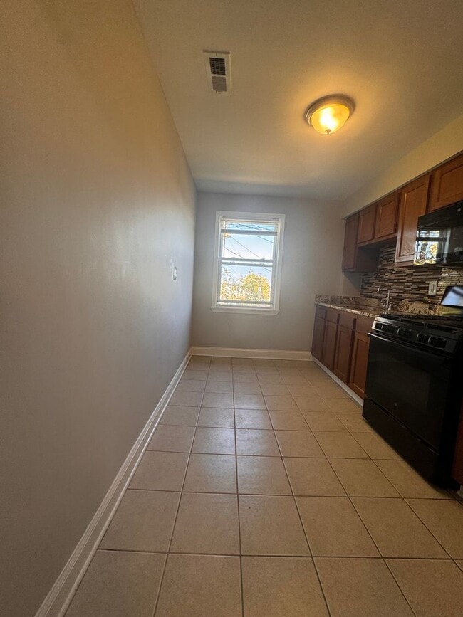 Photo - 3908 Erdman Ave Unidad 2