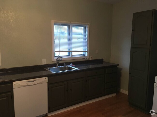 Building Photo - 50 Bromfield Rd Unit 1 Rental