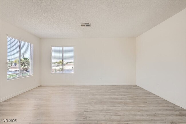 Photo - 716 Pensacola Ln Unidad 3