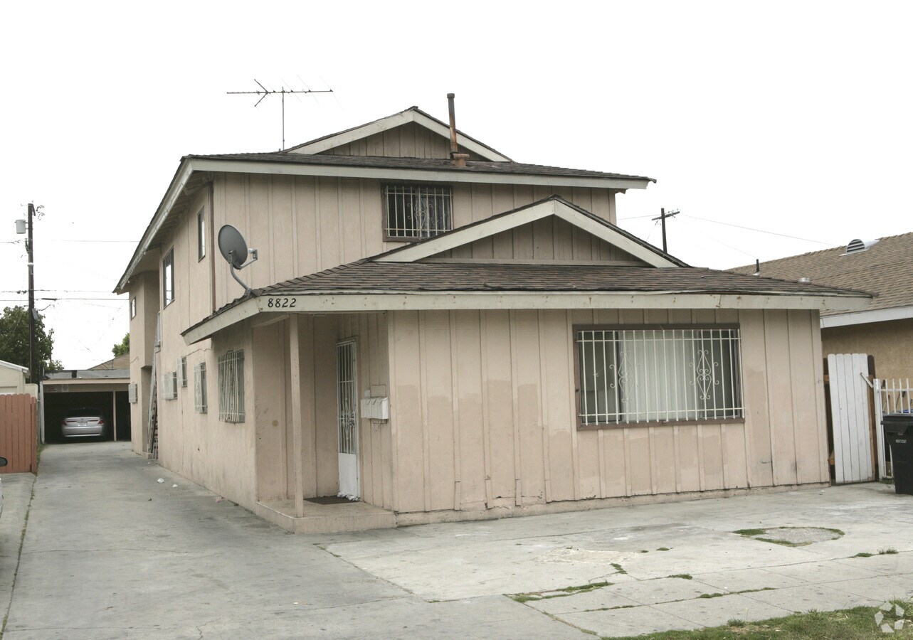 Photo - 8822 Baring Cross St