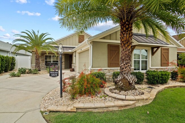 Exquisite 3 Bedroom 2 Bath Waterfront Home... - Exquisite 3 Bedroom 2 Bath Waterfront Home...