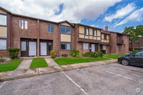 Building Photo - 5060 Downing St Rental