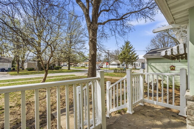 Photo - 1736 N Kentwood Ave