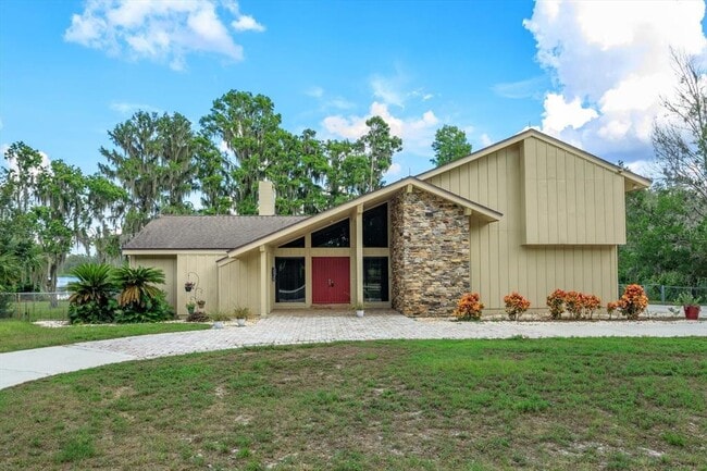 Building Photo - 8728 FL-33 Rental