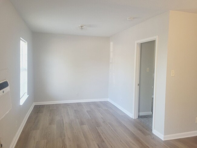 Photo - 510 S Pine St Unit 510 S. Pine St. Apt. 1
