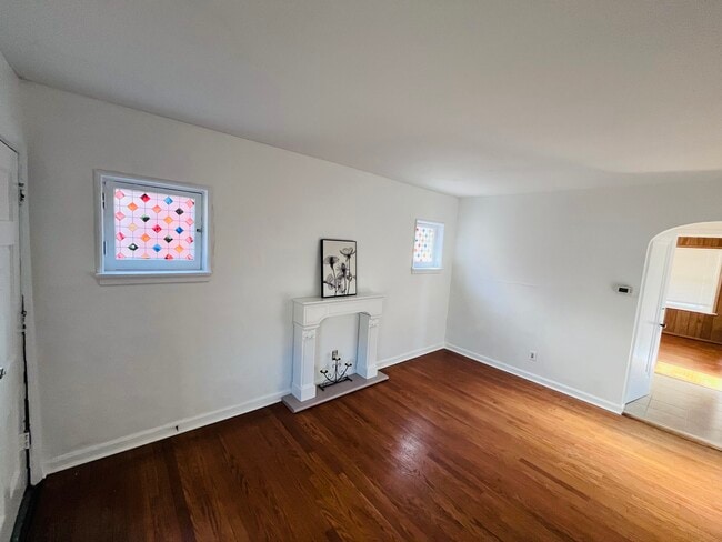 Photo - 4535 Wabash Ave