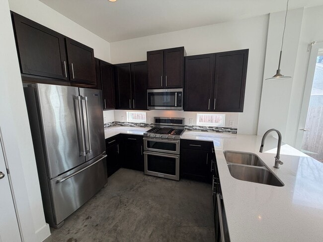 Photo - Midtown Modern Brentwood - Dynamite Home