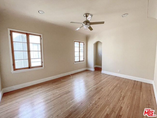 Photo - 219 S Hamilton Dr Unit 2