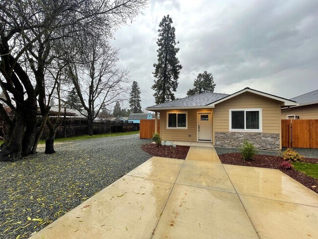 Photo - 410 4th St Unit B