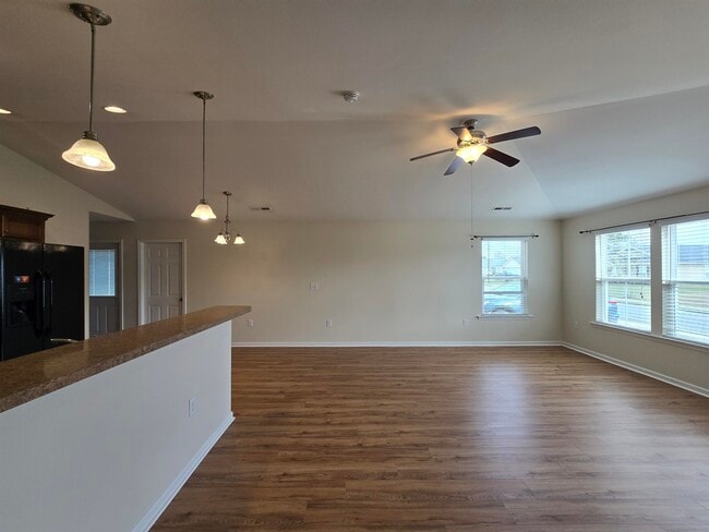 Photo - 1328 Valor Rd