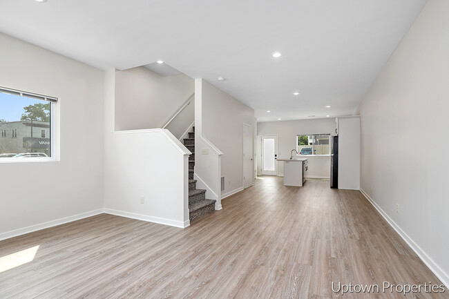 Photo - 937 Fulton St W Townhome