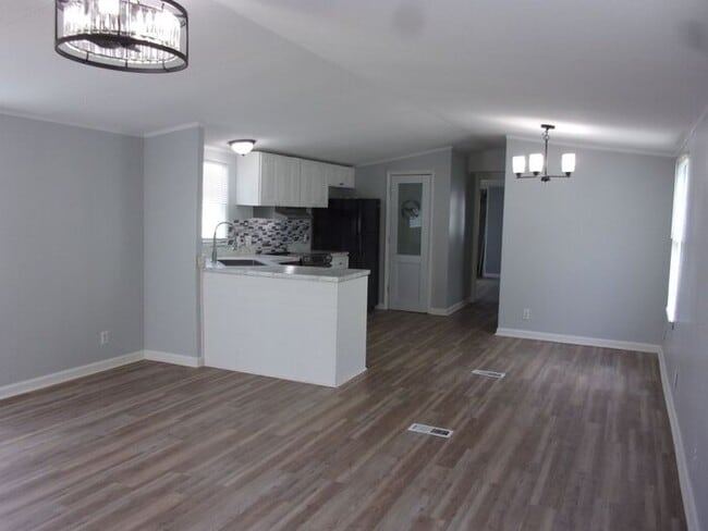 Beautifully Renovated 3 Bedroom 2 Bath Home in the Newport Area