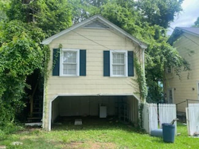Building Photo - 1803/1807 St. Mary St. Unit 1707 Belmont St. Rental
