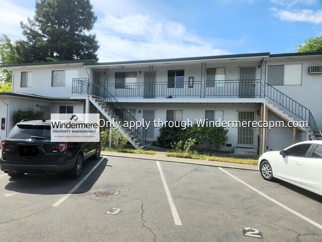 Building Photo - 4421de Unit 4421de #4