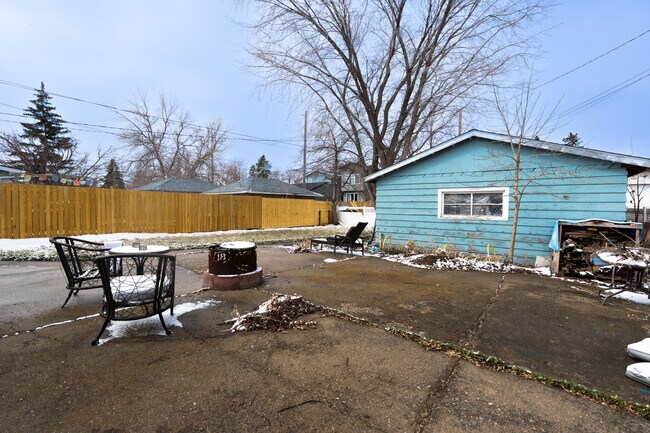Photo - 6039-618A 18a St SE