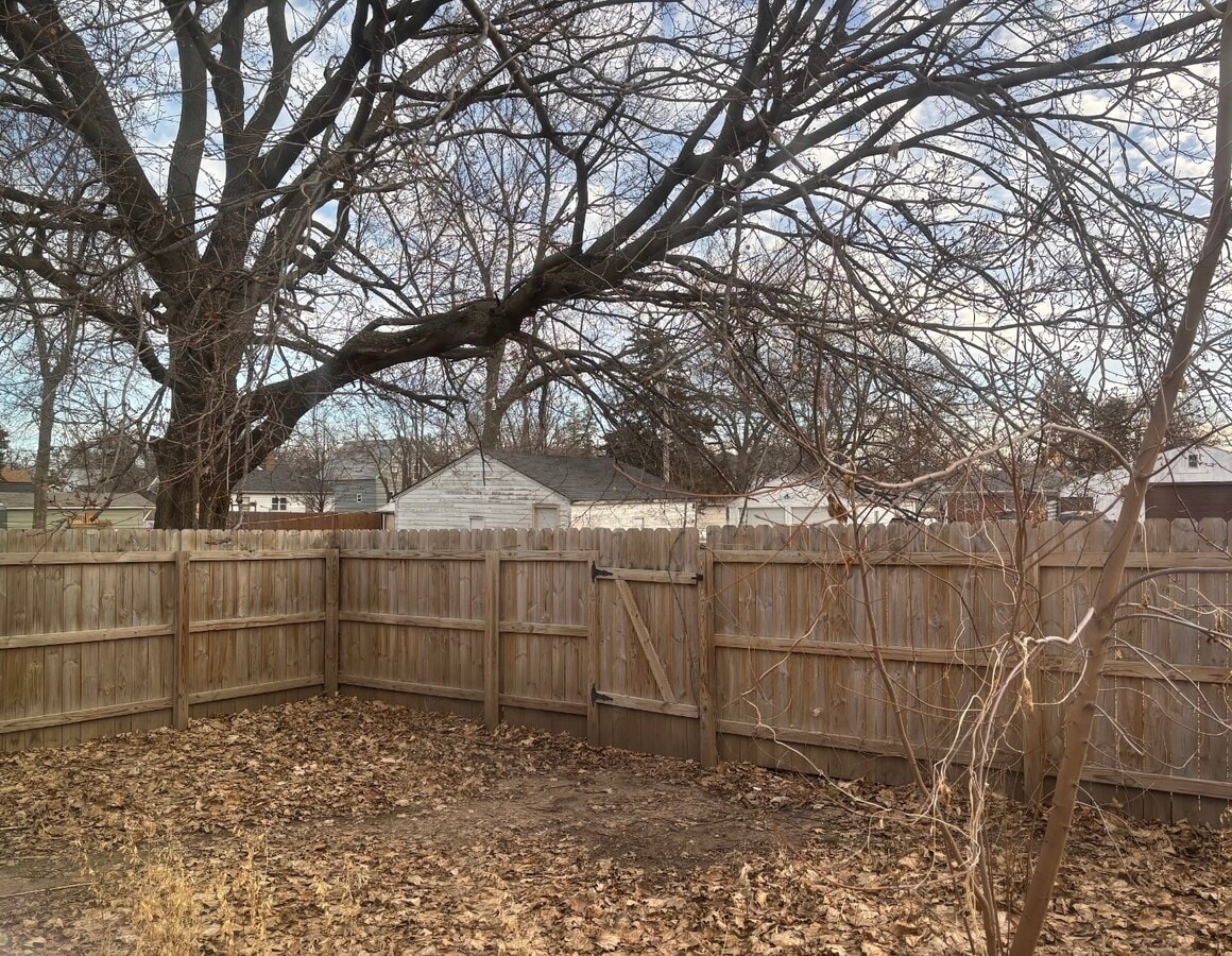 Photo - 1417 43rd St