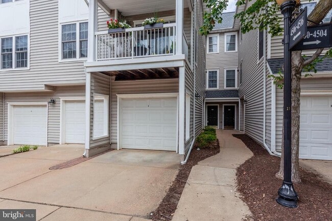 Building Photo - 4512 Superior Square Unit 4512 Rental