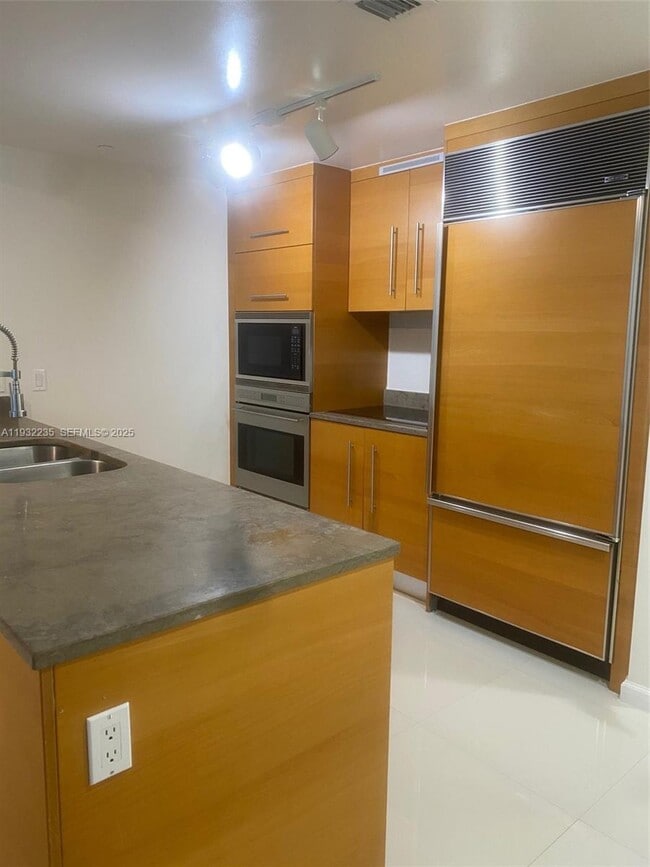 Photo - 475 Brickell Ave Unit 3414