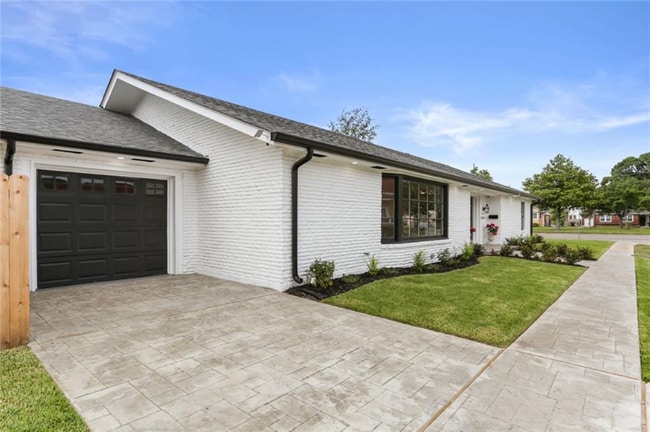 Photo - 2200 Carnot St