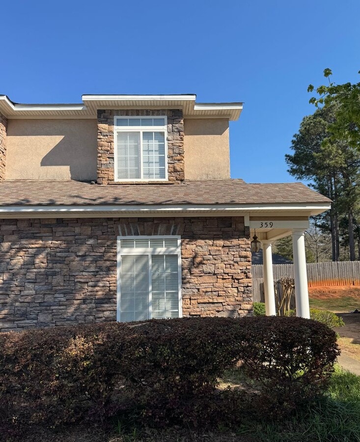 Cuter 3 Bedroom, 3.5 Half Bath Twin Home in Ross Park - Cuter 3 Bedroom, 3.5 Half Bath Twin Home in Ross Park Unit Joint Lease