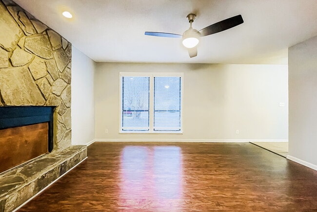 Photo - 3895 Springleaf Ct