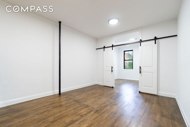 Photo - 315 E 5th St