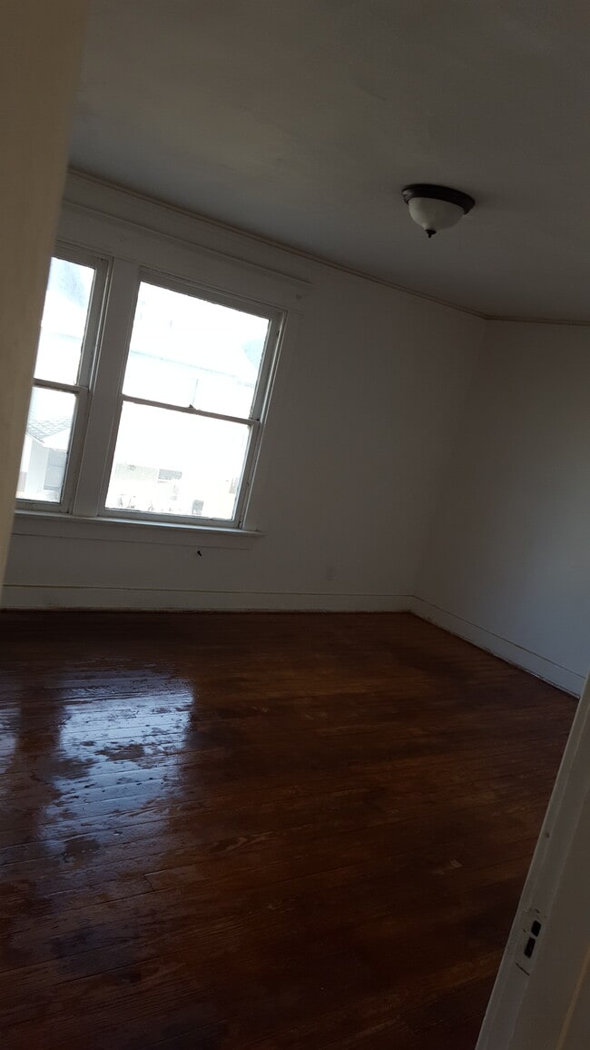 Bdrm - 1140 Wyoming St