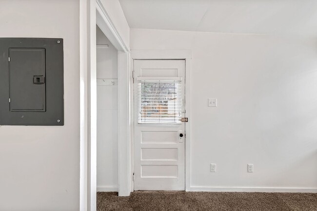 Photo - 540 Hill Ave Unit B