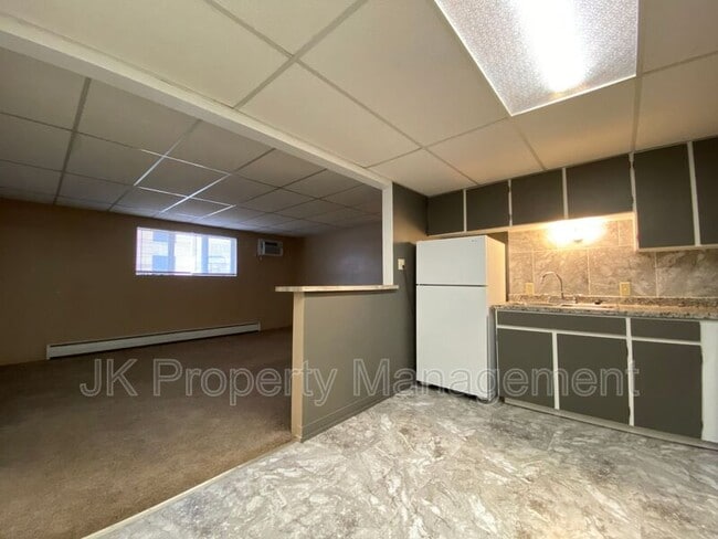 Photo - 1401-142B 2b St S