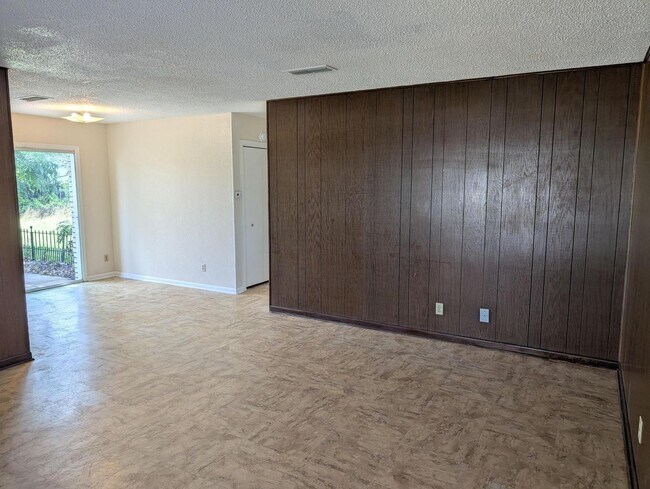Photo - 402 Skyline Ave Unit 402-A