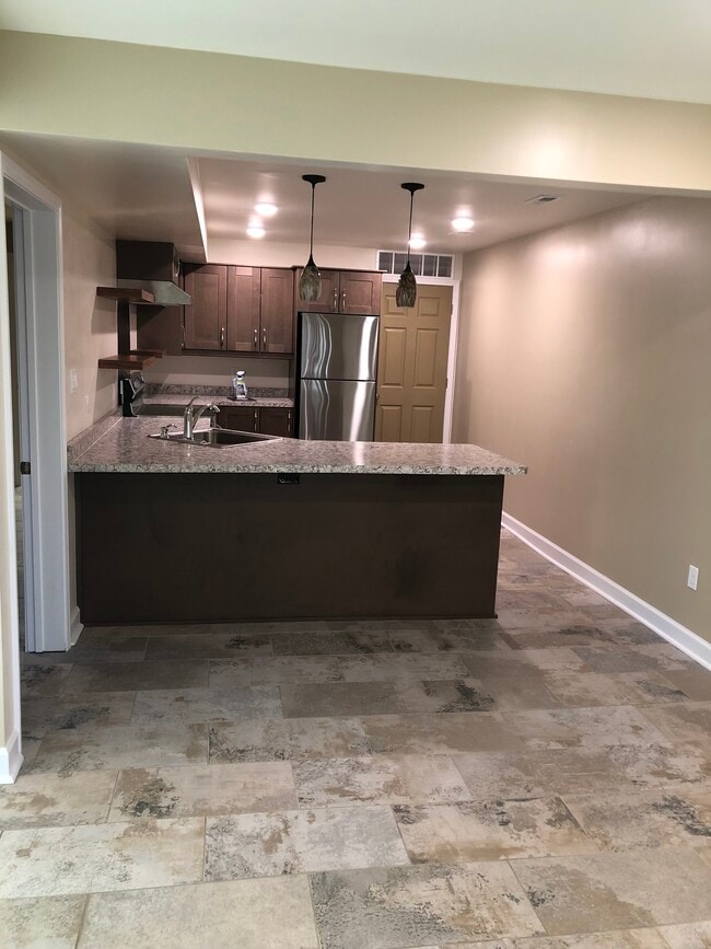 Building Photo - 203 E Dunklin St Unit LL