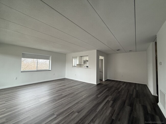 Building Photo - 41 Hill Rd Unit 502